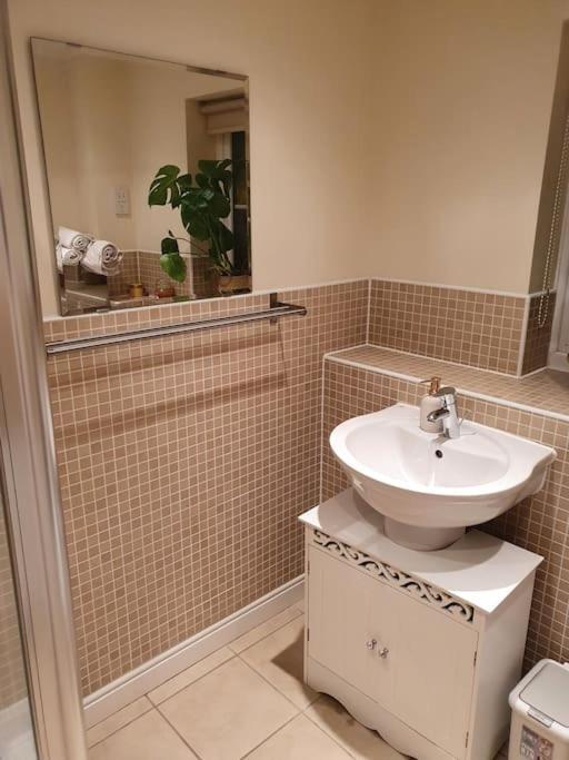 וולינגבורו Beautiful Ensuite Room מראה חיצוני תמונה